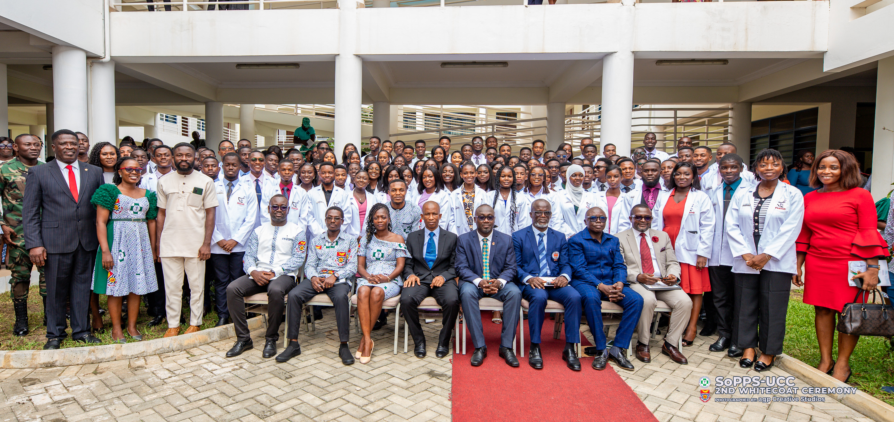 The dignitaries with the students