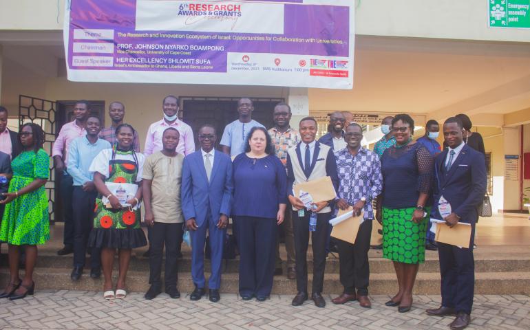 SoPPS winning team with the UCC Vice-chancellor (Prof Johnson Nyarko Boampong) and Isreal's Ambassador to Ghana (Her Excellency Shlomit Sufa)