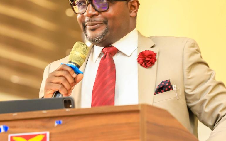 Pharm. Dr, Isaac Adupong delivering the keynote address